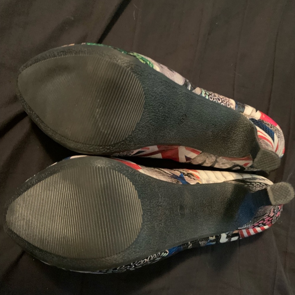 Size 8 multi pattern pumps - Picture 4 of 4